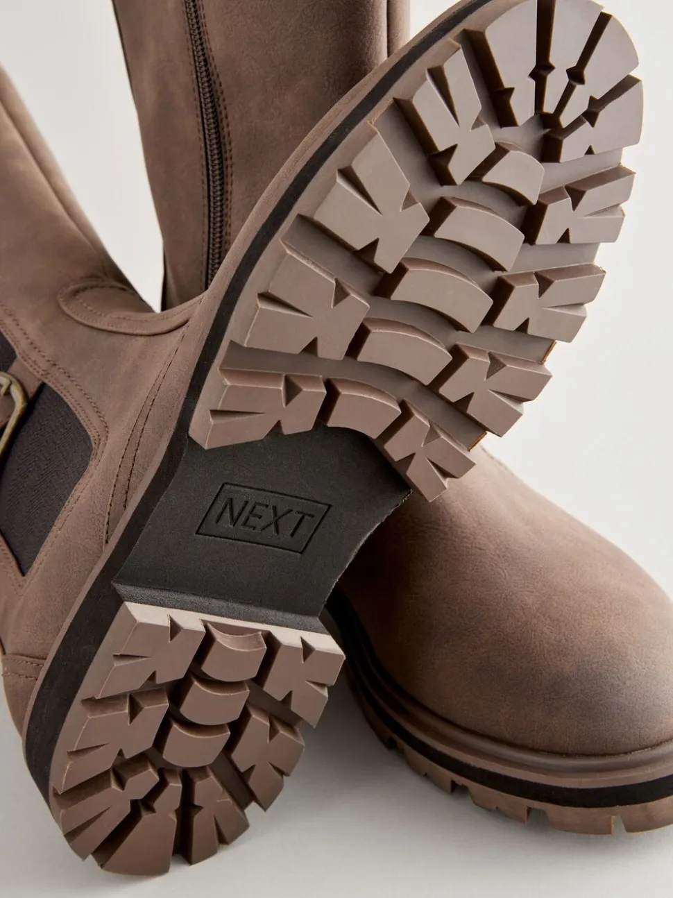 Chocoladebruin - Kniehoge Chelsea Boots met gesp