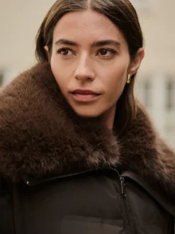 Chocoladebruin - Premium Longline Padded Coat with Faux Fur Collar