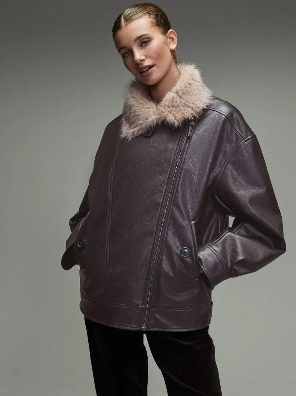Chocoladebruin - PU Bomber Jacket with Faux Fur Trim