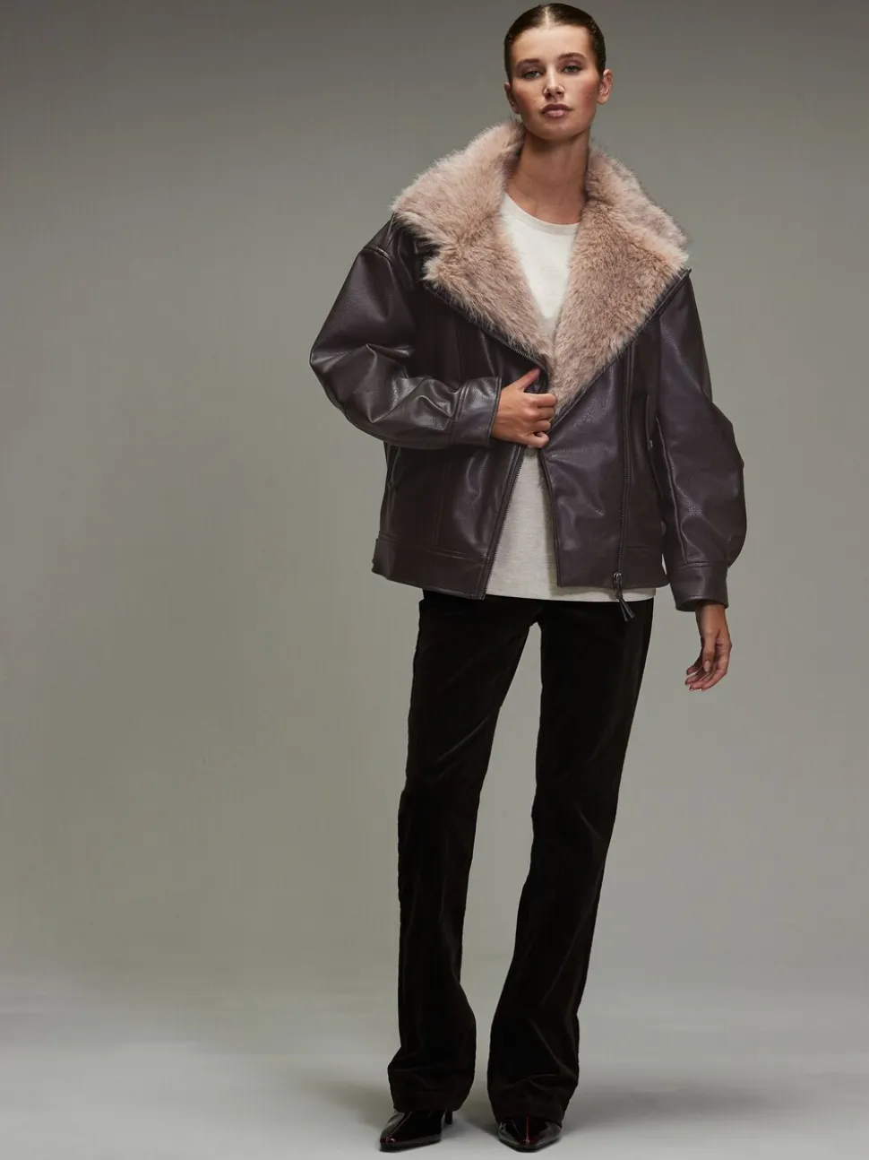 Chocoladebruin - PU Bomber Jacket with Faux Fur Trim