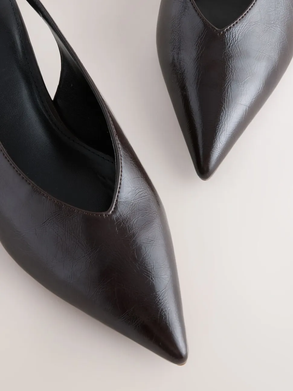 Chocoladebruin - Punt Toe Lage Slingback Naaldhak Schoenen