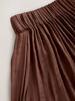 Chocoladebruin - Satin Pleated Maxi Skirt