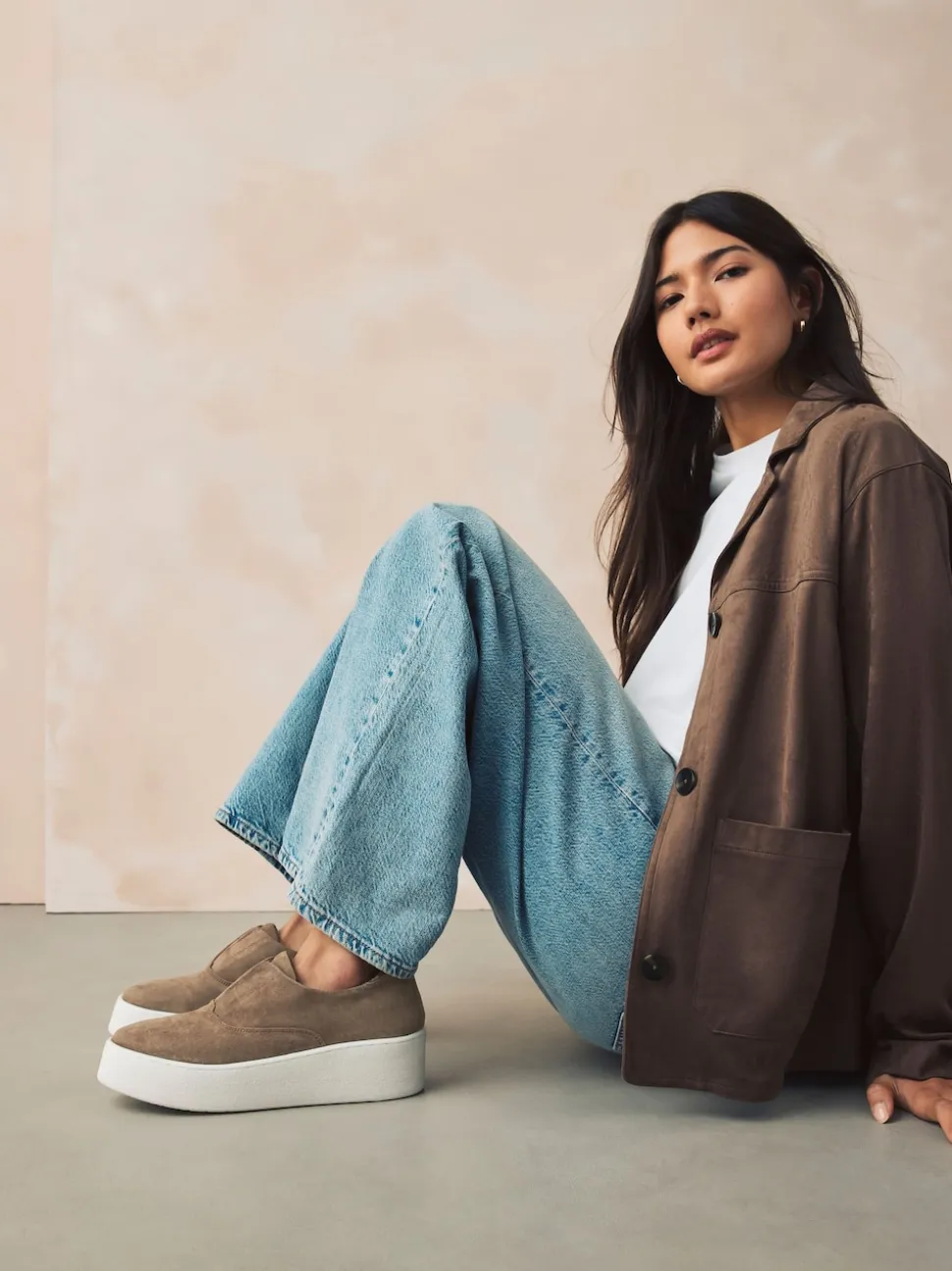 Chocoladebruin - Signature leren sneakers met dikke plateauzolen en sleehak