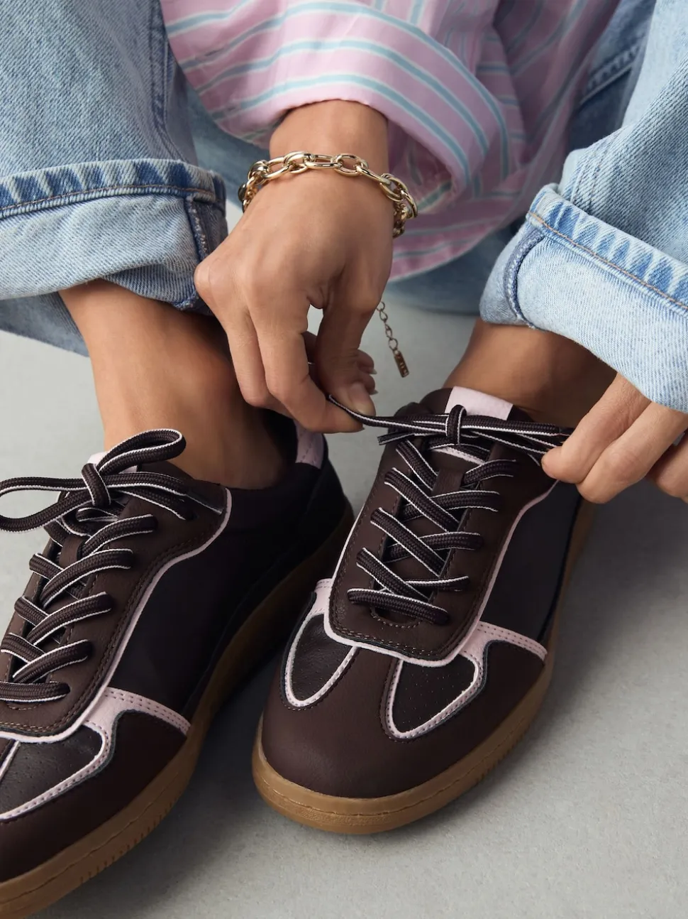 Chocoladebruin - Sneaker met veters