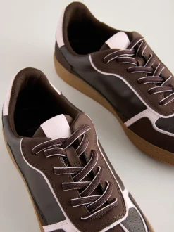 Chocoladebruin - Sneaker met veters