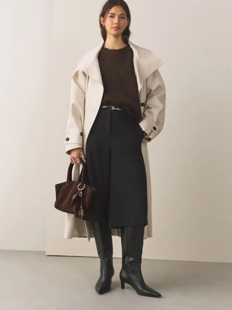 Chocoladebruin - Suede Flower Charm Cross-Body Bag