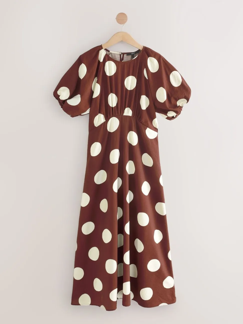 Chocoladebruin gestippeld - Midi-jurk met print en pofmouwen