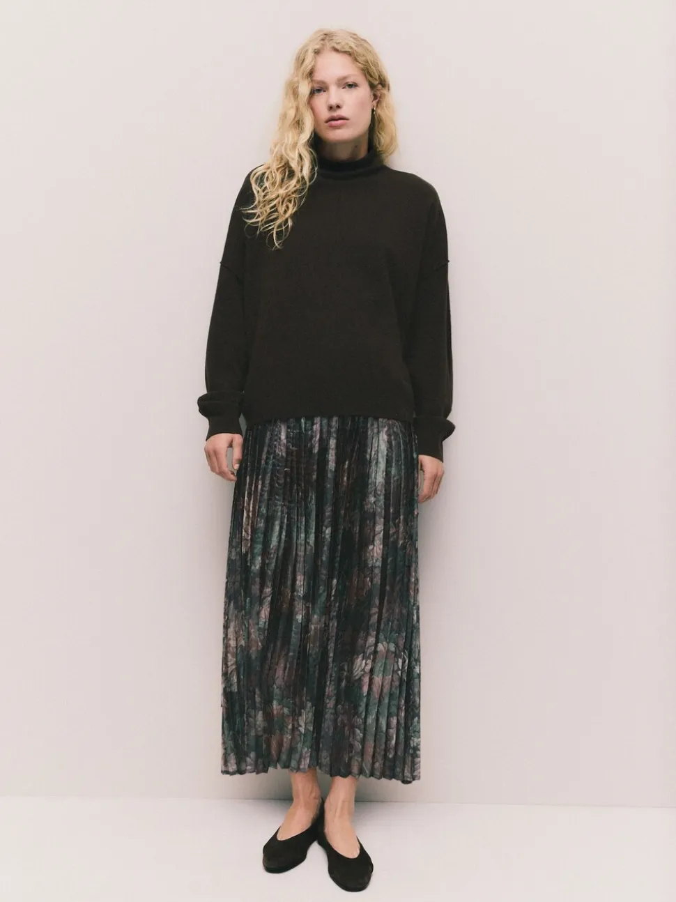 Chocoladebruin met bloemenprint - 2-In-1 Knitted Jumper with Pleated Midi Skirt