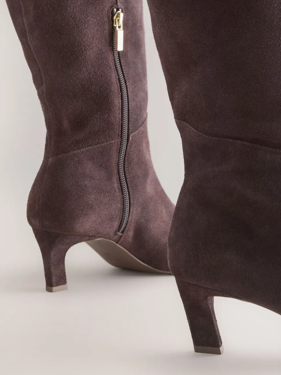 Chocoladebruin suède - Forever Comfort® Knee High Chisel Toe Heeled Boots