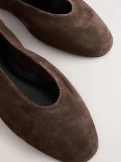 Chocoladebruin suède - Leren ballerina met ronde neus