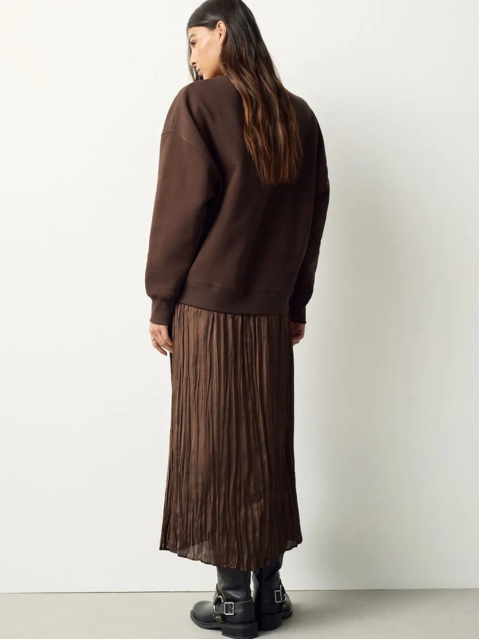 Chocoladebruine borduurwerk - 2-In-1 Sweatshirt met Satijnen Midi Rok