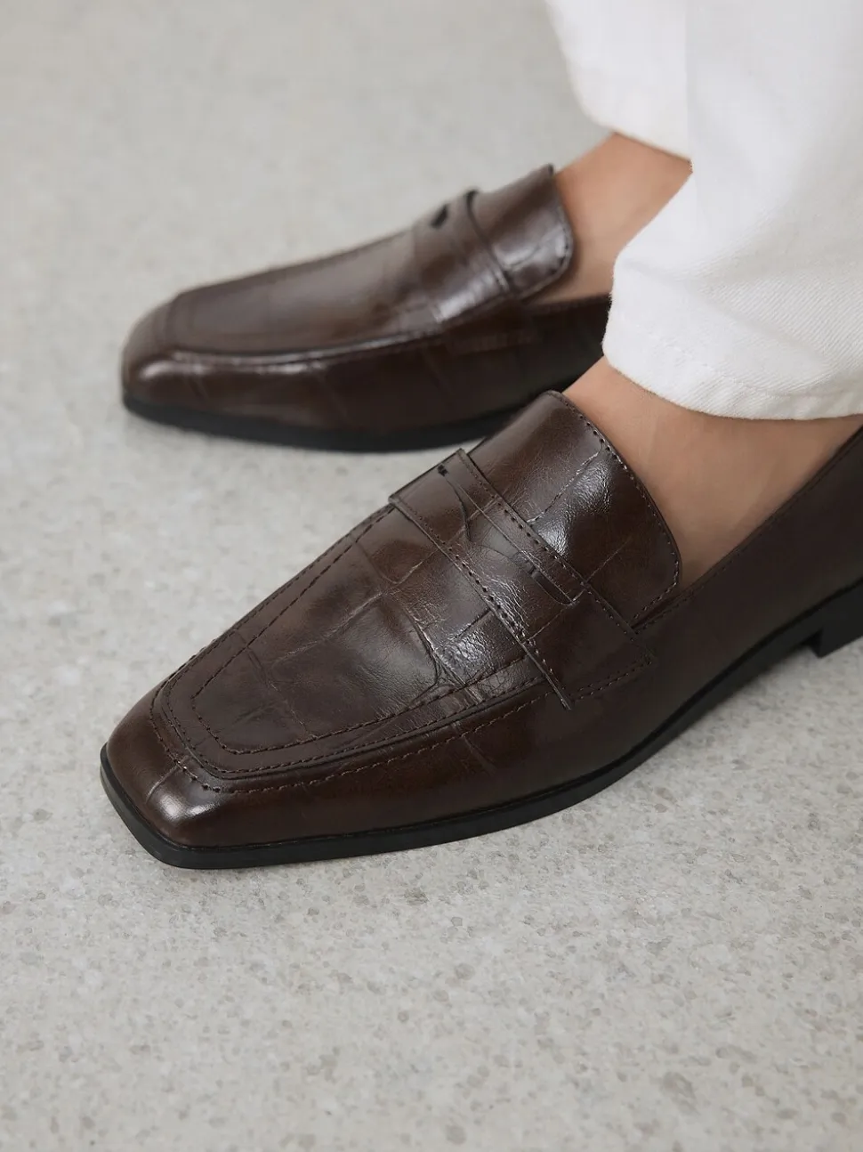Chocolate Brown Croc Effect - Forever Comfort® - Loafers met vierkante neus