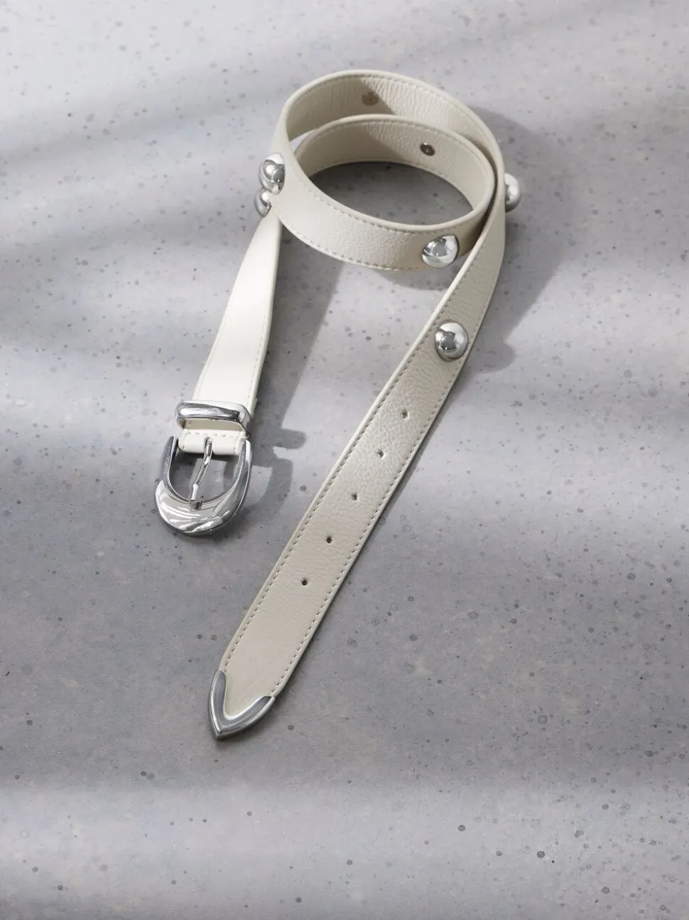 Crème - Mint Velvet - Opvallende leren riem