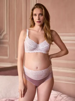 Crème - Seraphine Emelia zwarte kanten voedingsbeha met beugel