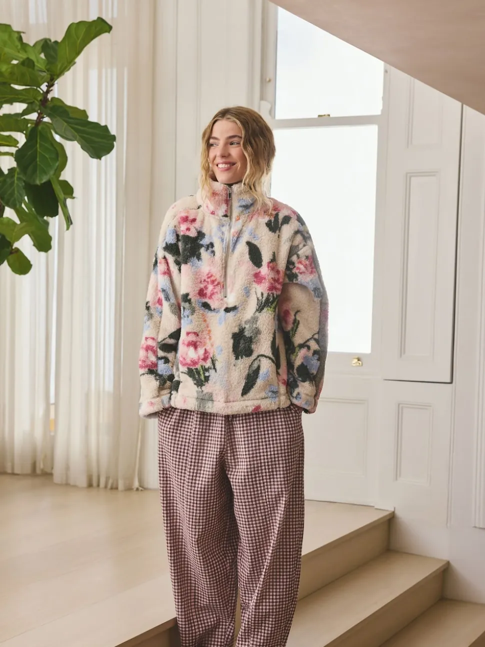 Crème gebloemd - Borg fleece met korte rits