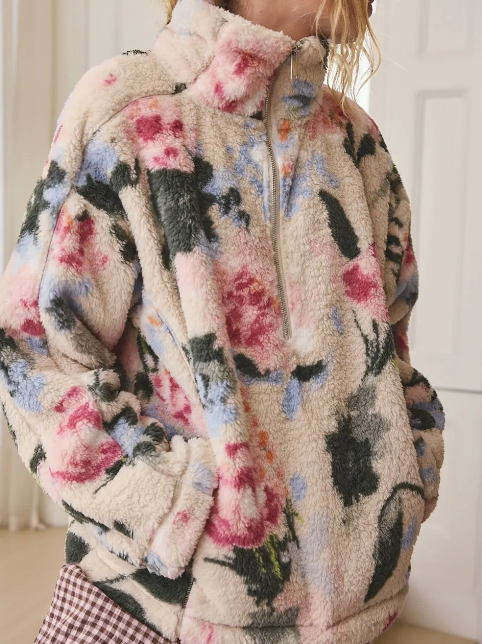 Crème gebloemd - Borg fleece met korte rits