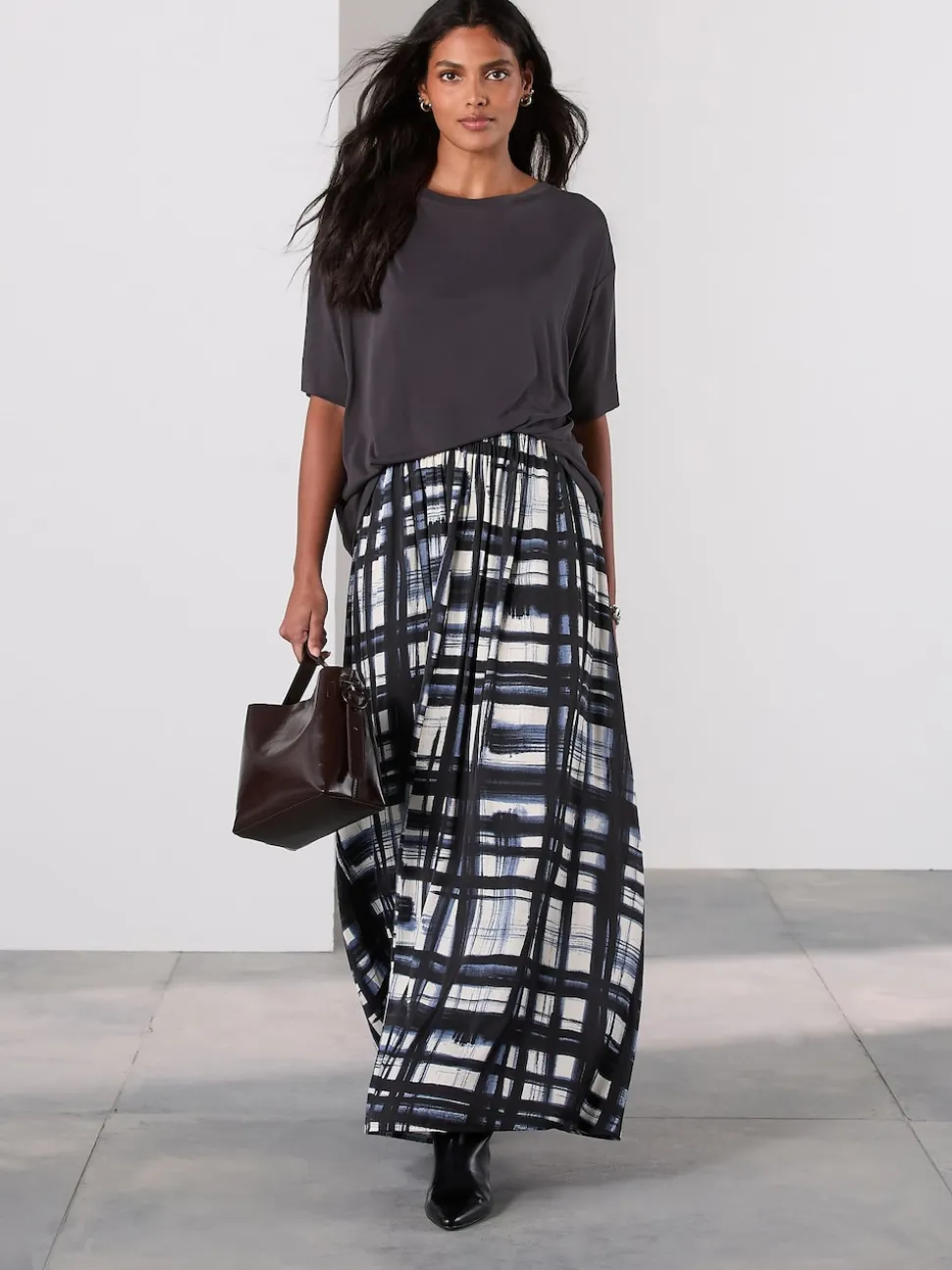 Crème/marineblauw ruit - Satin Pleated Maxi Skirt