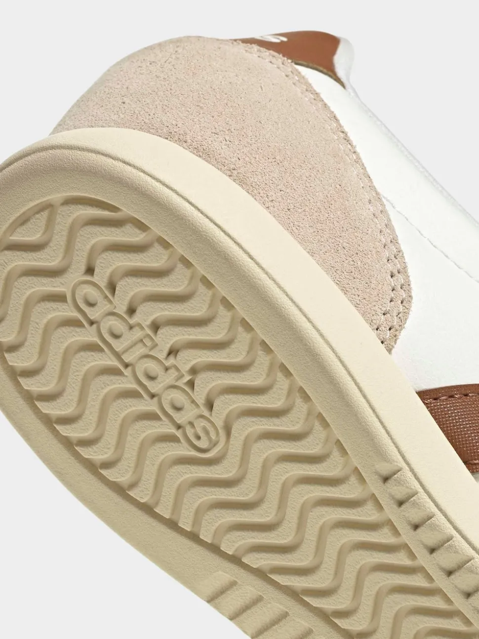 Crème/wit - adidas Barreda Lo Trainers