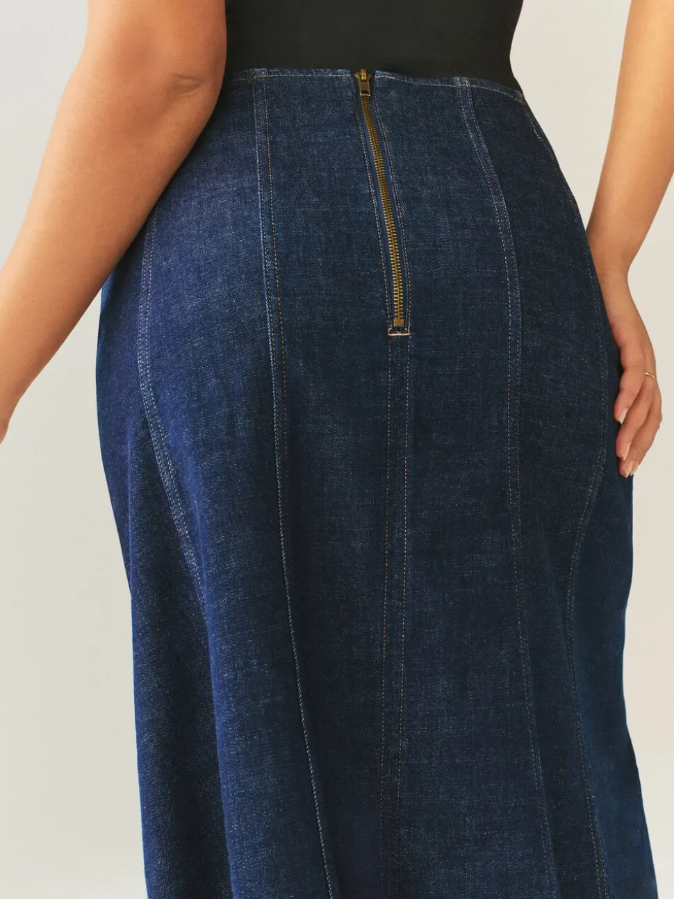 Denim-wassing - Hourglass Full Seamed Midi Skirt