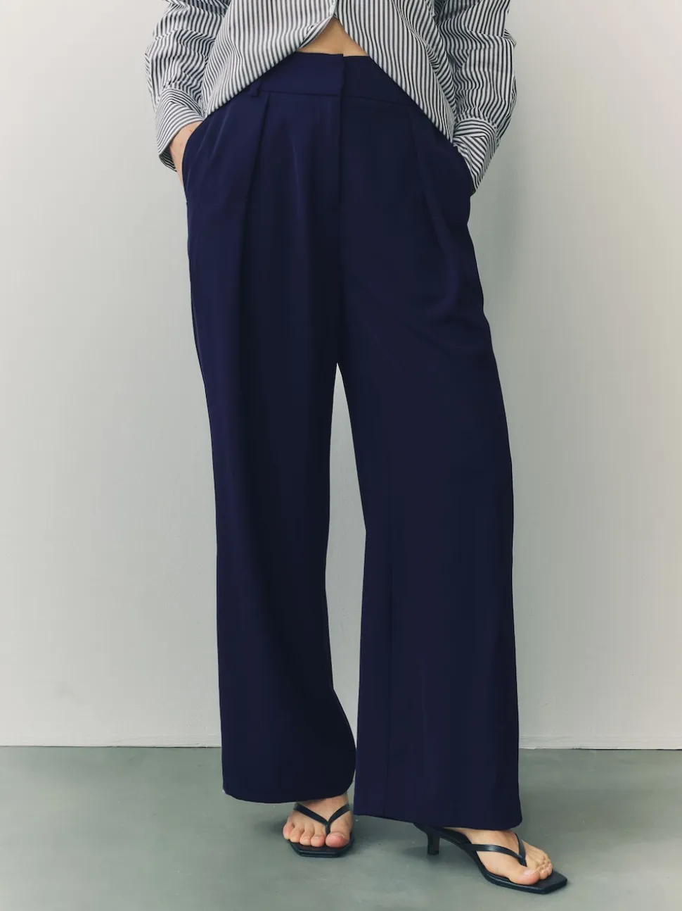 Donkerblauw - Broek met wijde pijpen en elastiek in de achterkant