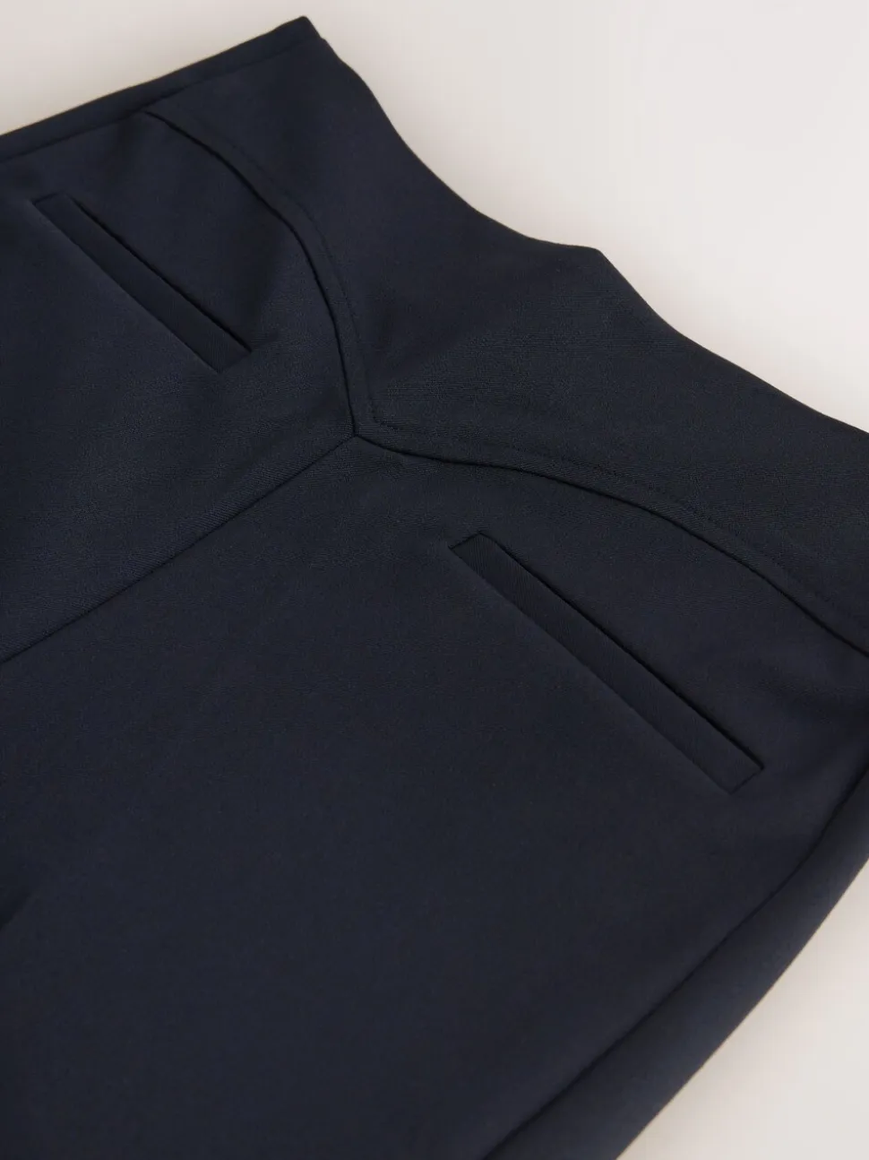 Donkerblauw - Corrigerende broek met grote zakken