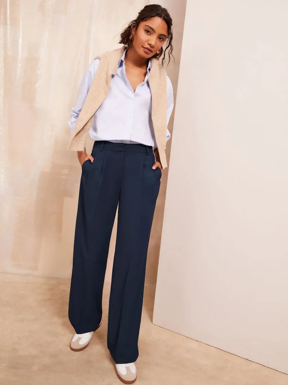 Donkerblauw - Friends Like These Premium broek met wijde pijpen en elastiek aan de achterkant