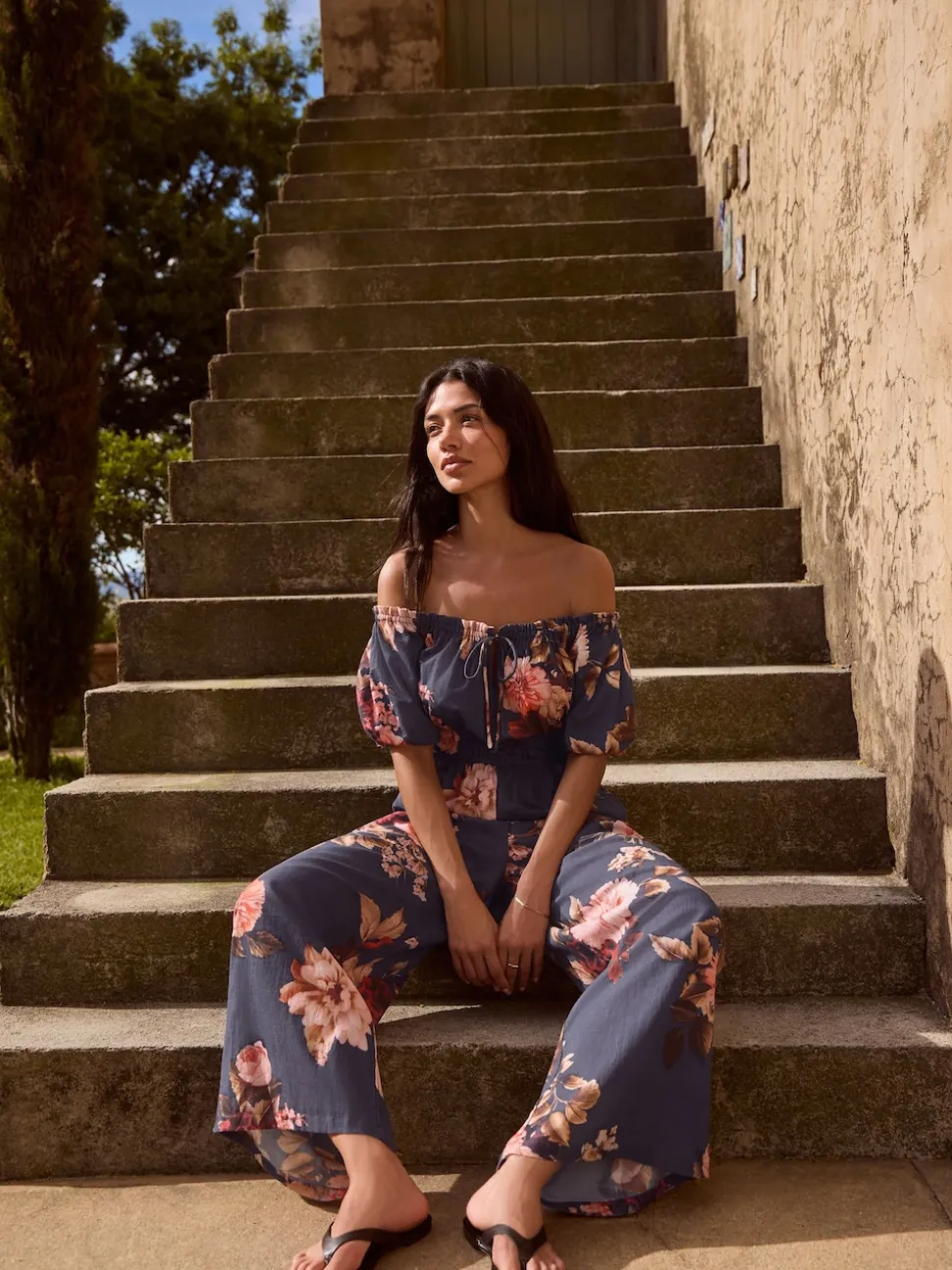 Donkerblauw/roze - Jumpsuit met blote schouder