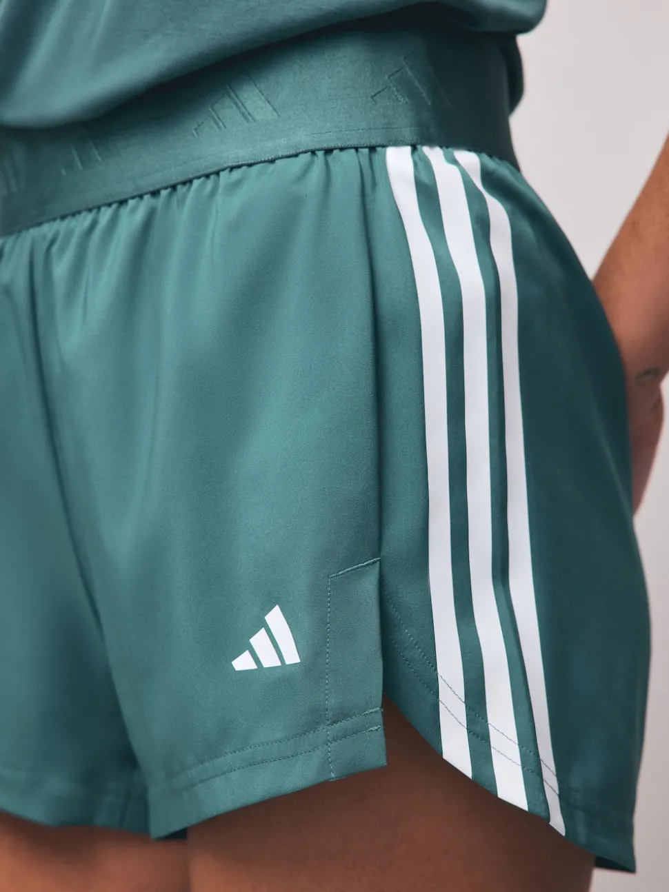 Donkergroen - adidas Hyperglam shorts van geweven stof