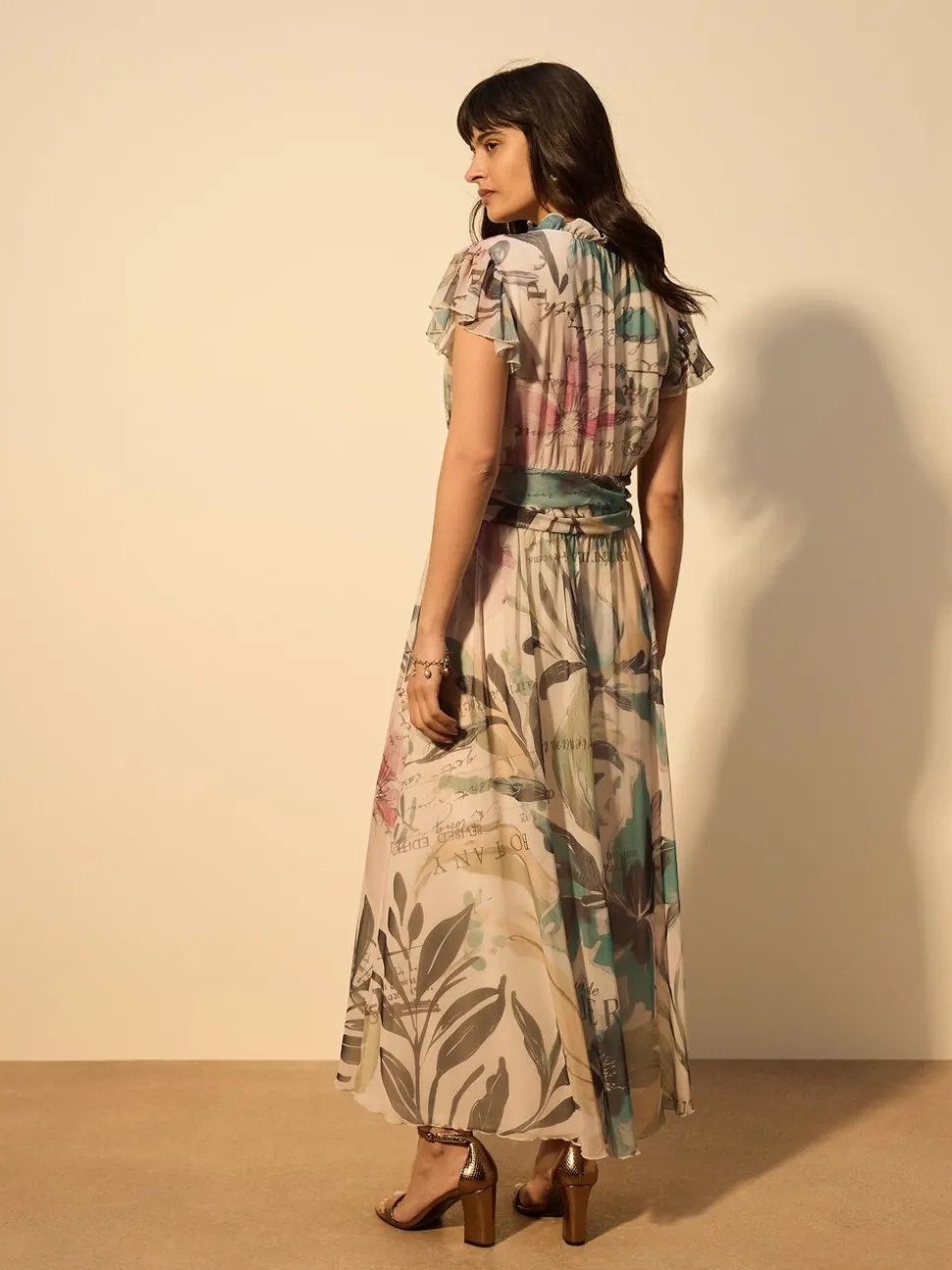 Ecru met bloemenmotief - Halflange geplooide mesh gelegenheidsmaxi-jurk met print en V-hals