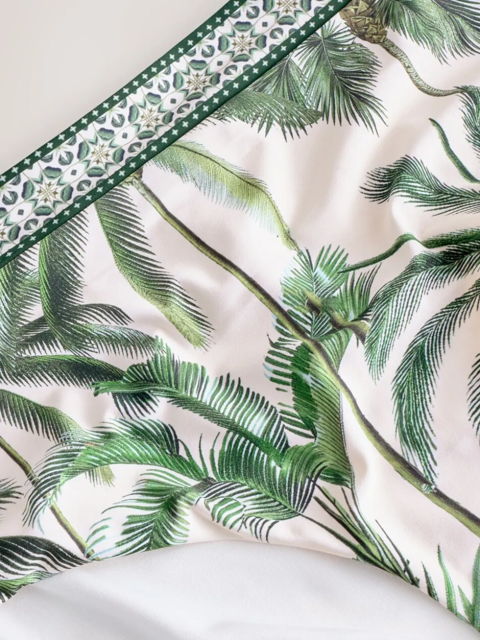 Ecru/Groene Palm - Bikini broekje met print