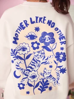 Eleanor Bowmer ecru sweatshirt met Mama Like No Other-print