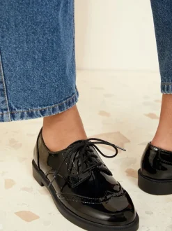 Friends Like These platte comfortabele Brogue schoenen met vetersluiting van lak kunstleer