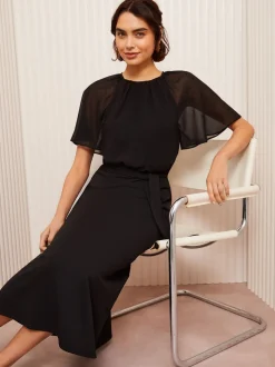 Friends Like These scuba chiffon midi-jurk met fladdermouwen