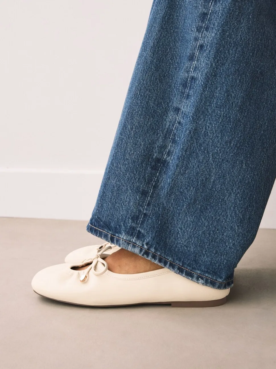 Gebroken wit - Forever Comfort® Tie Up Round Toe Ballet Flats