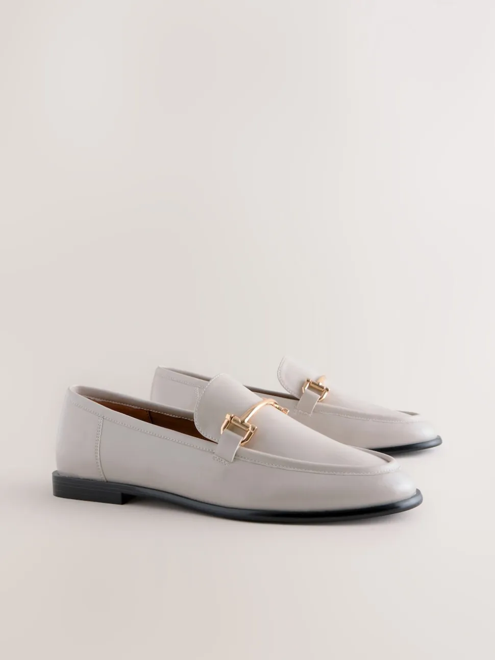 Gebroken wit - Trim Round Toe Loafers