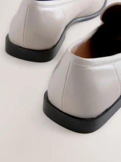 Gebroken wit - Trim Round Toe Loafers
