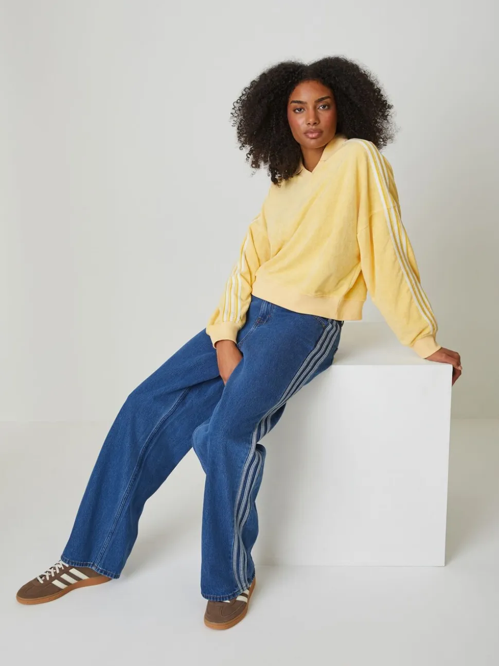 Geel - adidas originals Towel V-Neck Top