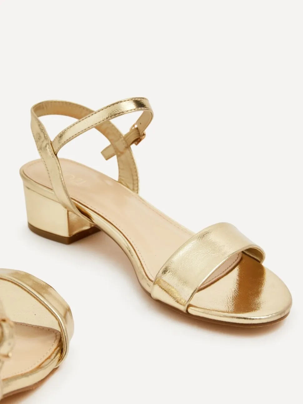 Goud - Linzi Kezzi minimalistische sandalen met lage blokhak