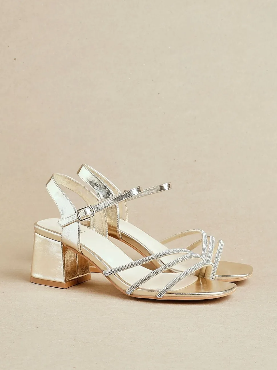 Goud - Linzi Mariah sandalen met hak, versiering en brede pasvorm