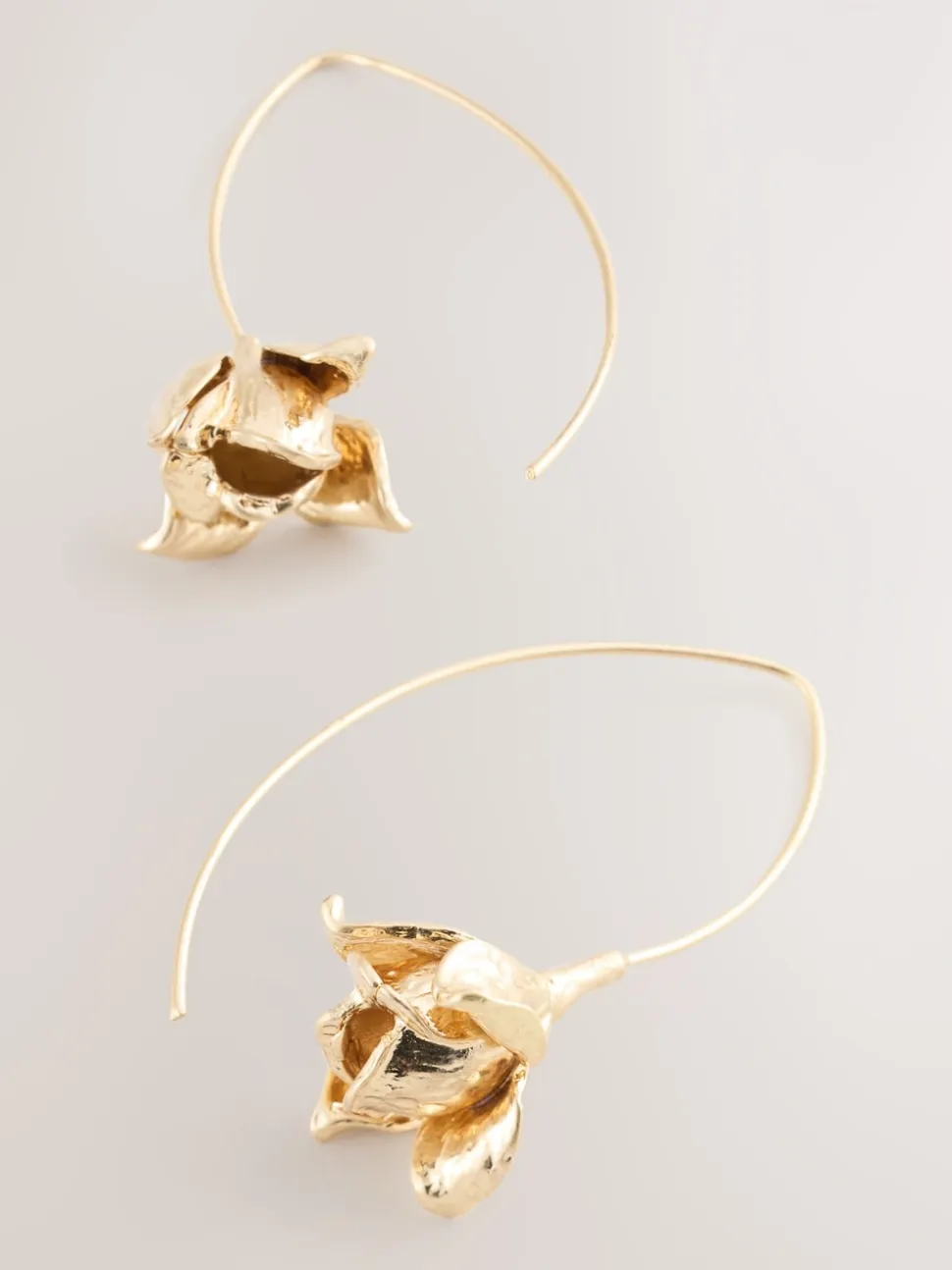 Goudkleurig - Flower Pull Through Earrings