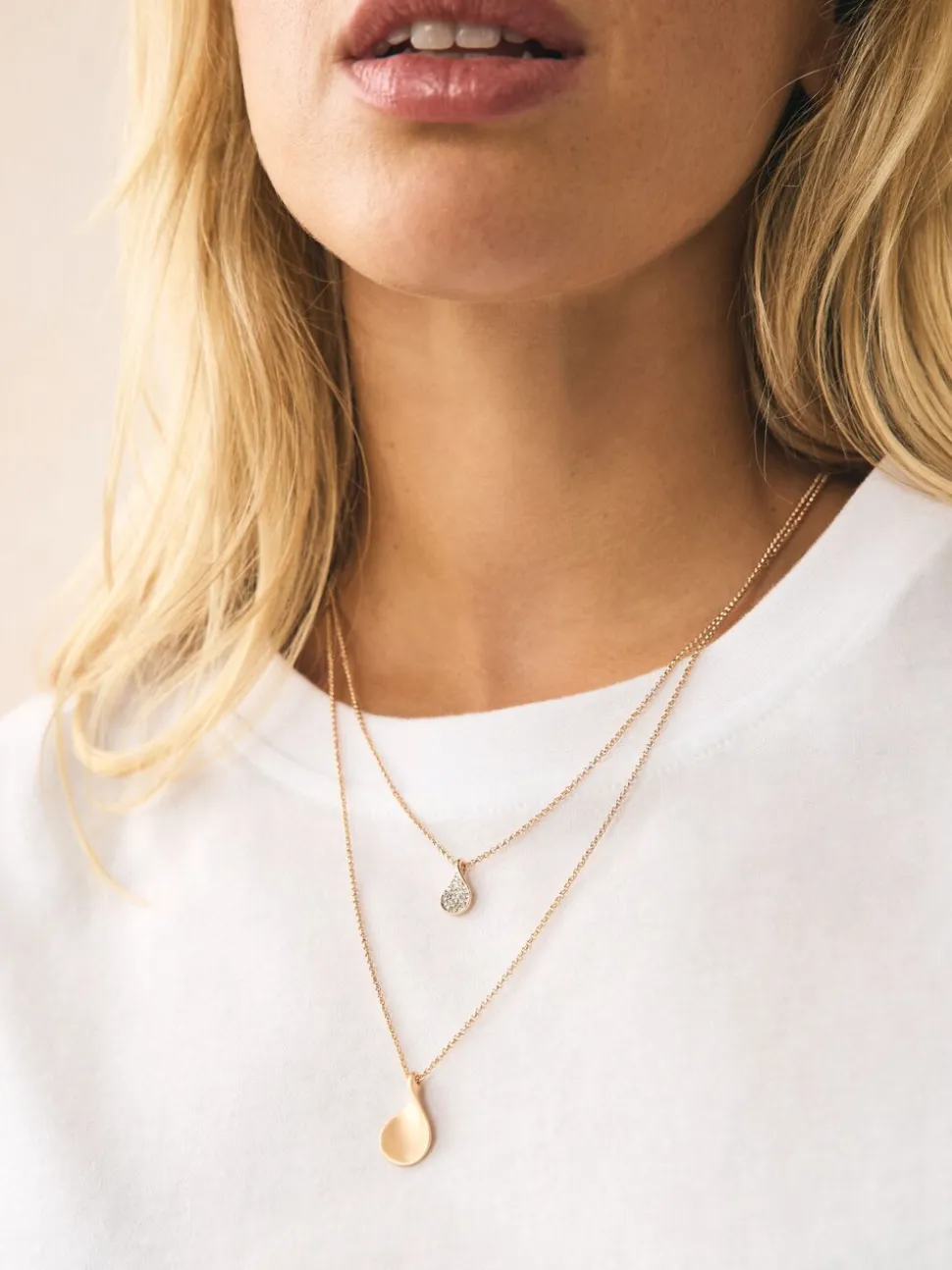Goudkleurig - Gelaagde ketting met glinsterende blaadjes