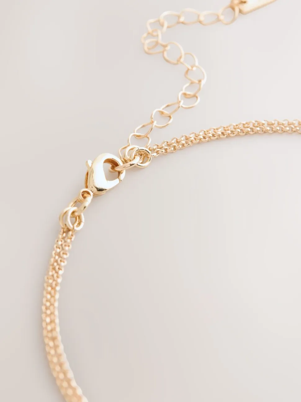 Goudkleurig - Gelaagde ketting met glinsterende blaadjes