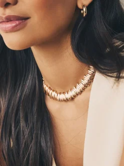 Goudkleurig - Geribbelde kraagketting