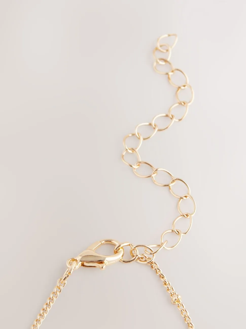 Goudkleurig - Ketting met bloemenhanger