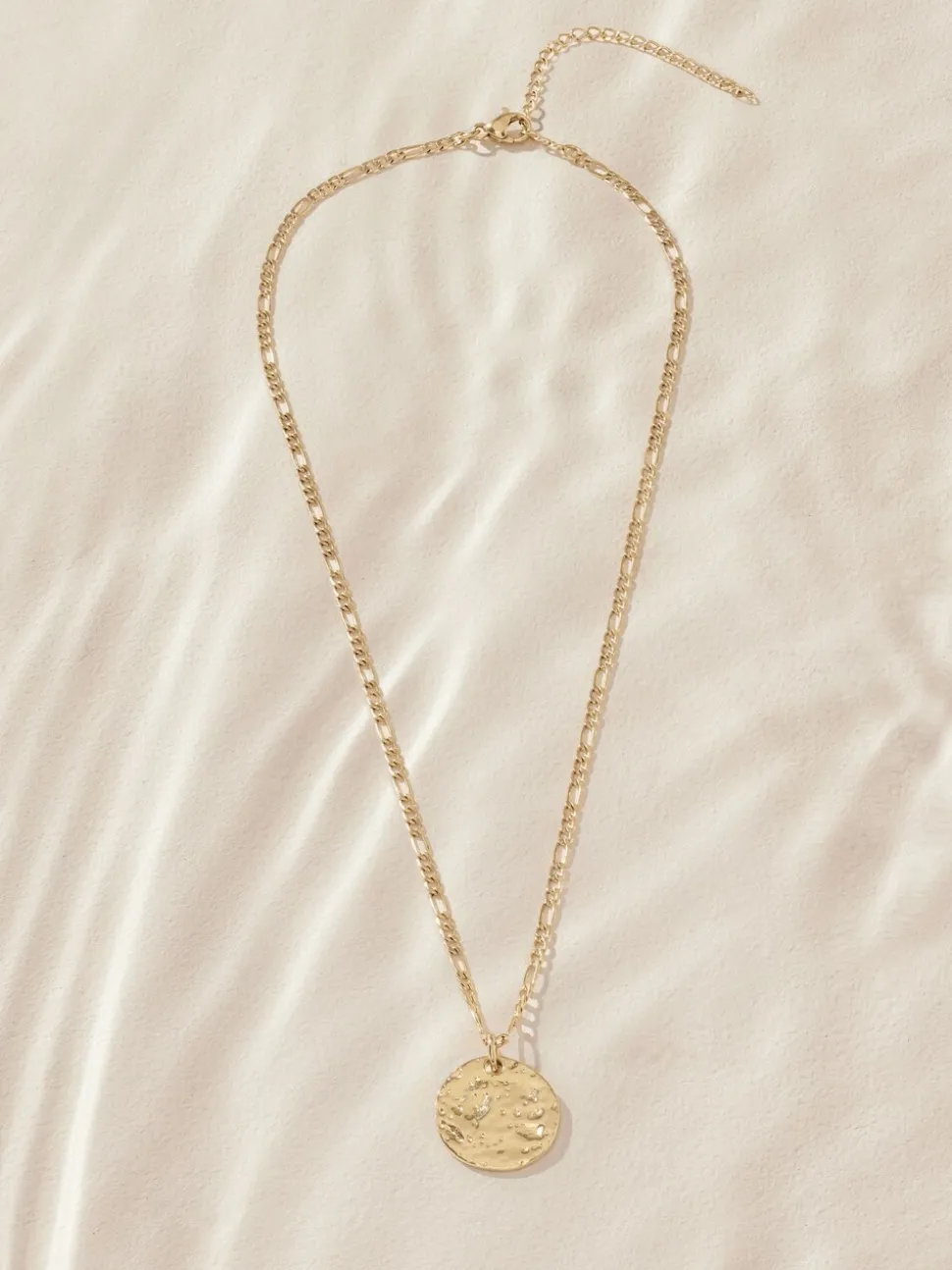 Goudkleurig - Stainless Steel Hammered Disc Necklace