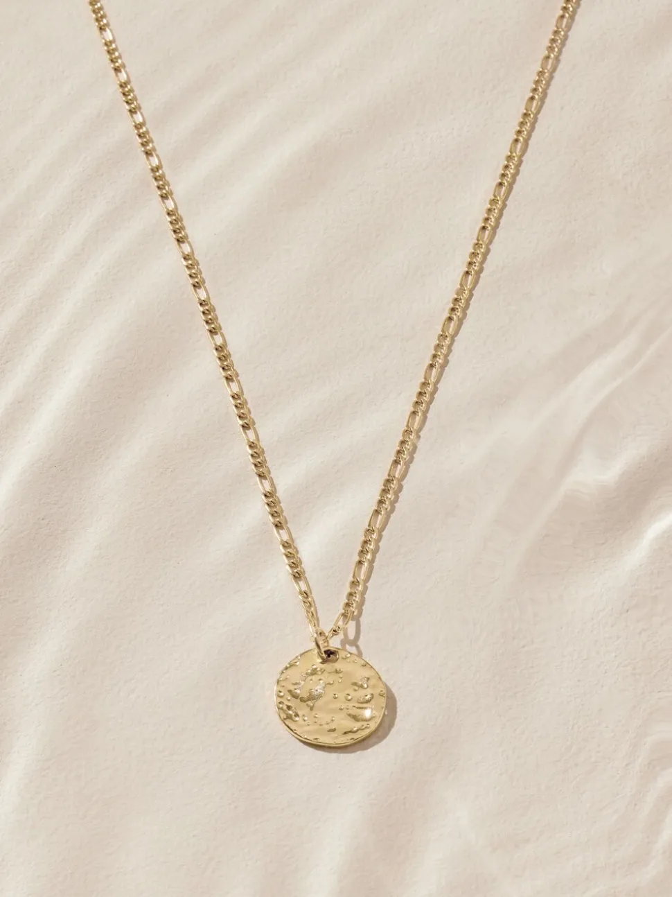 Goudkleurig - Stainless Steel Hammered Disc Necklace