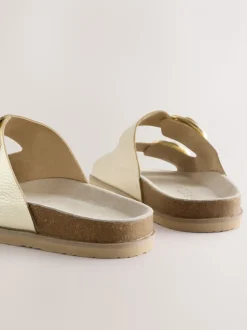Goudkleurig leer - Sandalen met dubbele bandjes en voetbed