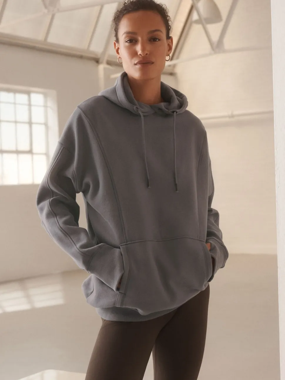 Grijs - Active Longline Overhead Hoodie met superzacht naaddetail en zakken