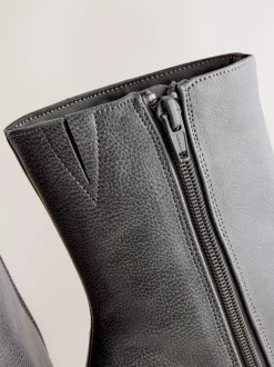 Grijs - Forever Comfort® enkellaarsjes met hak en spitse neus