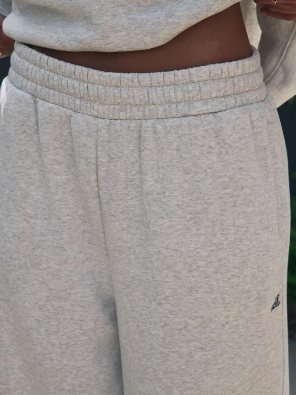 Grijs - self. joggingbroek met wijde pijpen